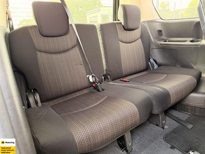 2015 Nissan Serena - Thumbnail