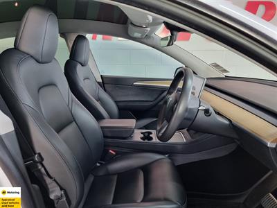 2022 Tesla Model Y - Thumbnail