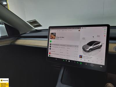 2022 Tesla Model Y - Thumbnail