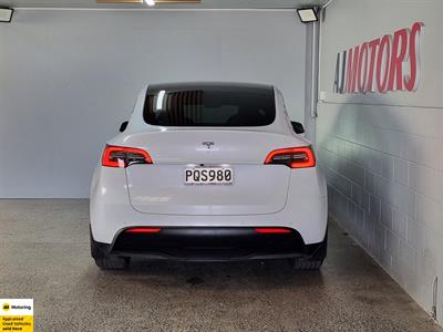 2022 Tesla Model Y - Thumbnail