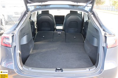 2022 Tesla Model Y - Thumbnail