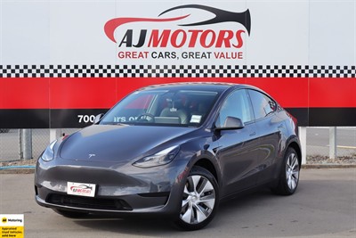 2022 Tesla Model Y - Thumbnail