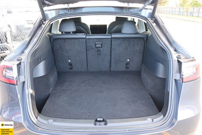 2022 Tesla Model Y - Thumbnail