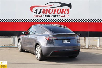 2022 Tesla Model Y - Thumbnail