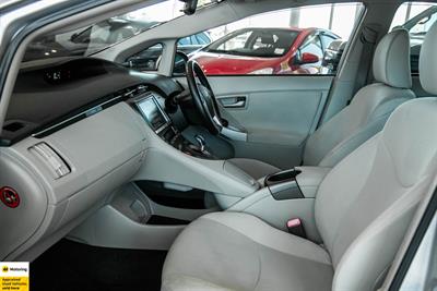 2013 Toyota Prius - Thumbnail