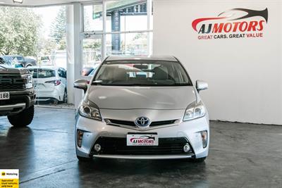 2013 Toyota Prius - Thumbnail