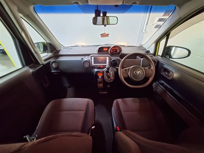 2013 Toyota Spade - Thumbnail