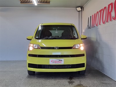 2013 Toyota Spade - Thumbnail