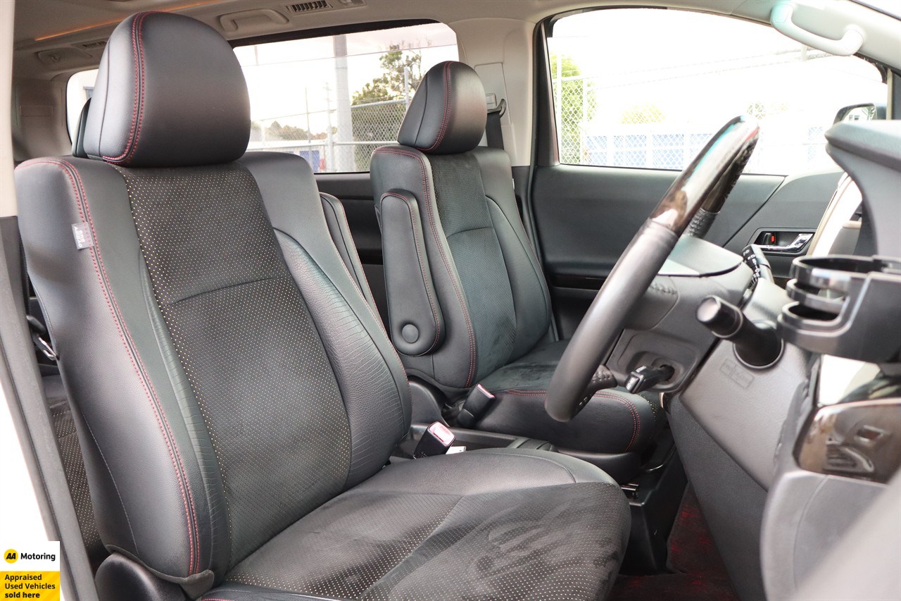 2014 Toyota Vellfire