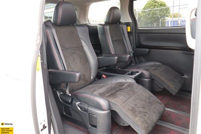 2014 Toyota Vellfire - Thumbnail