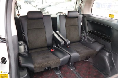 2014 Toyota Vellfire - Thumbnail