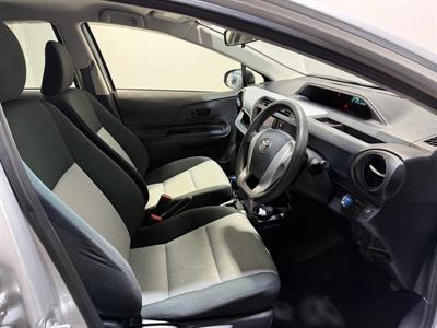 2014 Toyota Aqua - Thumbnail