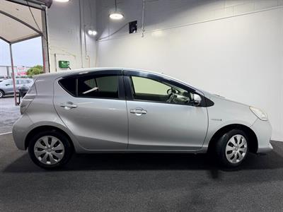2014 Toyota Aqua - Thumbnail