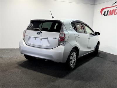 2014 Toyota Aqua - Thumbnail