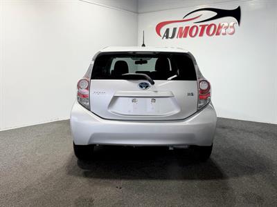 2014 Toyota Aqua - Thumbnail