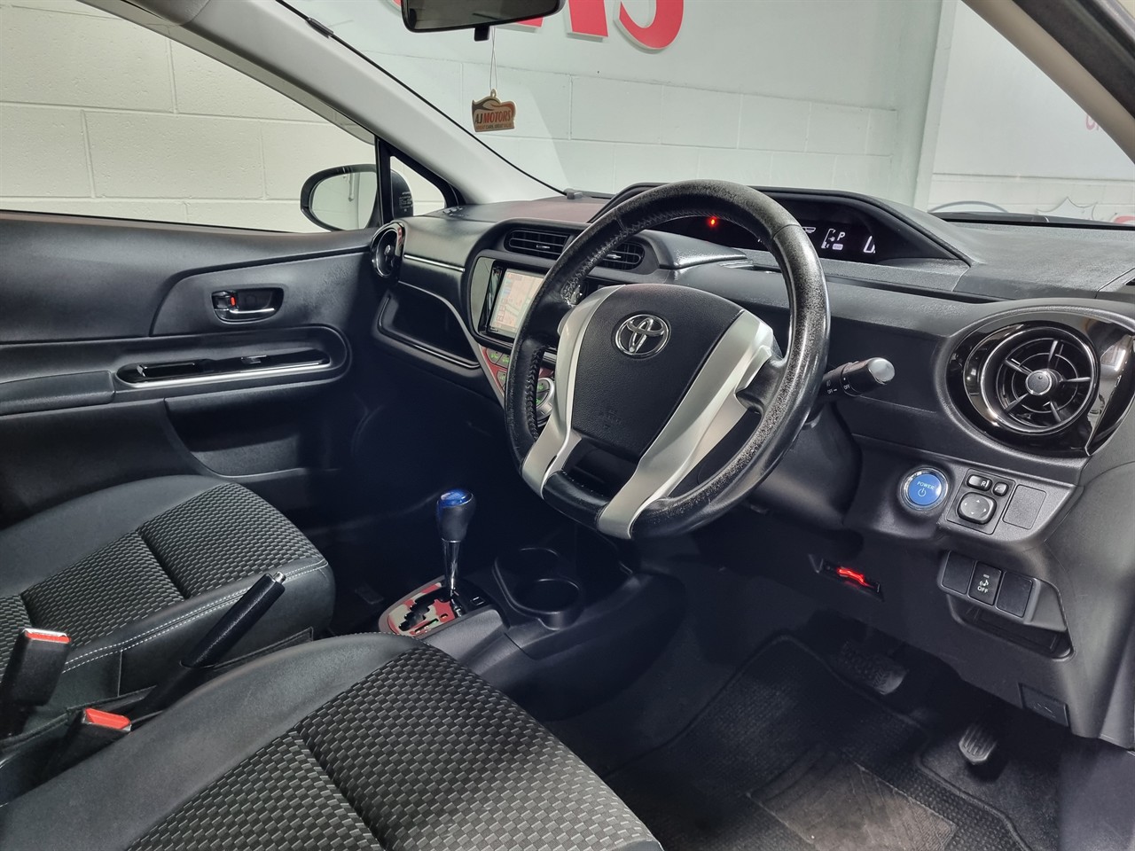 2015 Toyota Aqua