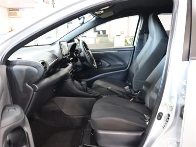 2021 Toyota Yaris - Thumbnail