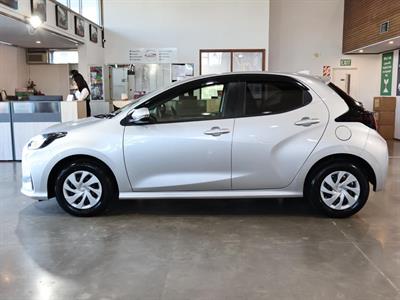 2021 Toyota Yaris - Thumbnail