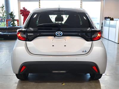 2021 Toyota Yaris - Thumbnail