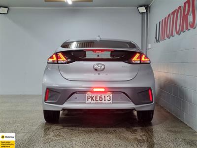 2023 Hyundai IONIQ - Thumbnail