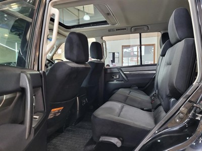 2008 Mitsubishi Pajero - Thumbnail