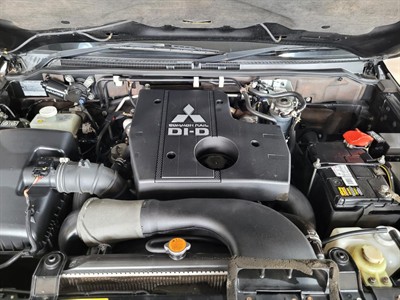 2008 Mitsubishi Pajero - Thumbnail