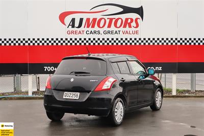 2015 Suzuki Swift - Thumbnail