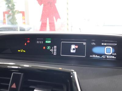 2017 Toyota Prius - Thumbnail