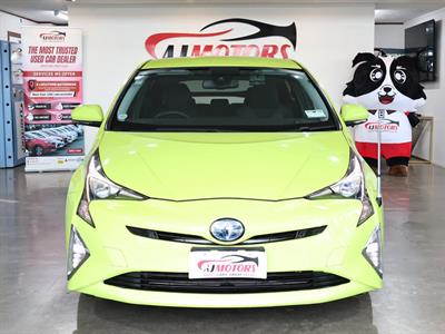 2017 Toyota Prius - Thumbnail