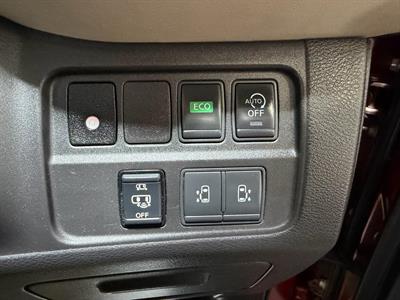 2017 Nissan Serena - Thumbnail