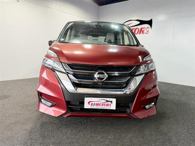 2017 Nissan Serena - Thumbnail