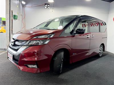 2017 Nissan Serena - Thumbnail