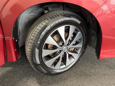 2017 Nissan Serena - Thumbnail