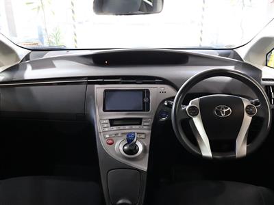 2013 Toyota Prius - Thumbnail