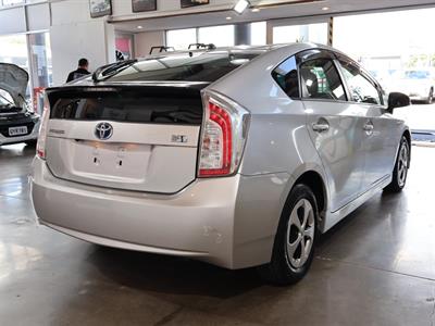 2013 Toyota Prius - Thumbnail