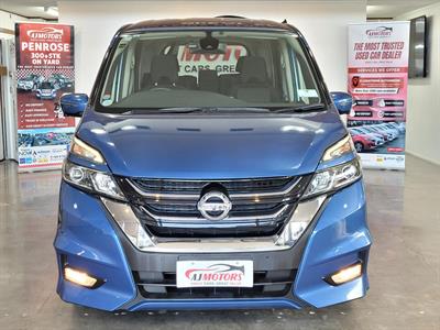 2017 Nissan Serena - Thumbnail
