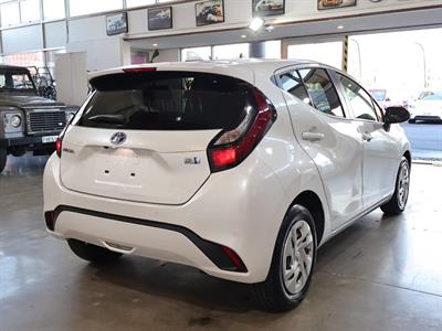 2021 Toyota Aqua - Thumbnail