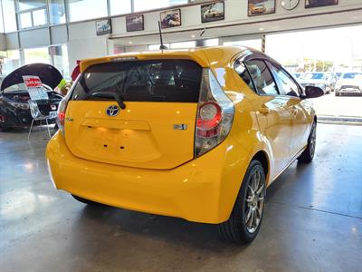 2013 Toyota Aqua - Thumbnail