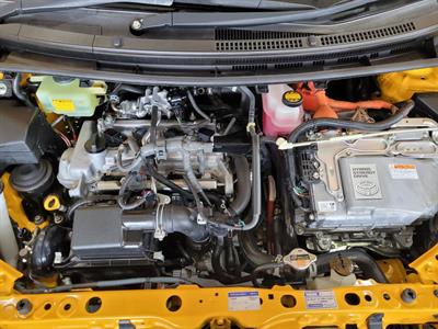 2013 Toyota Aqua - Thumbnail