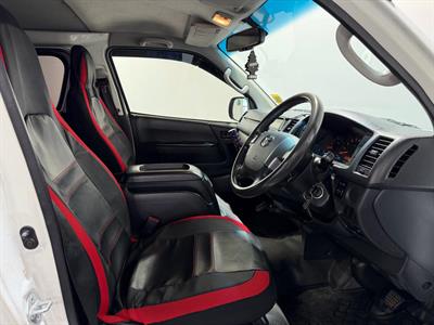 2017 Toyota Hiace - Thumbnail