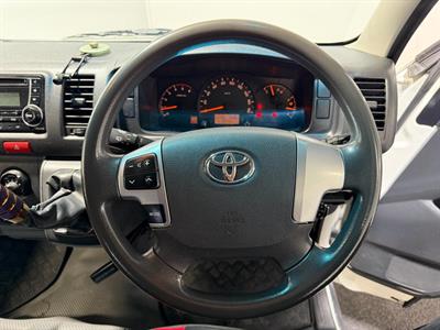 2017 Toyota Hiace - Thumbnail