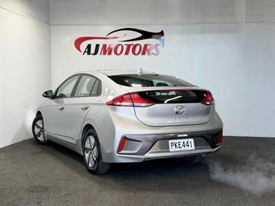 2022 Hyundai IONIQ - Thumbnail