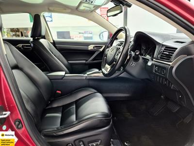 2017 Lexus CT200H - Thumbnail