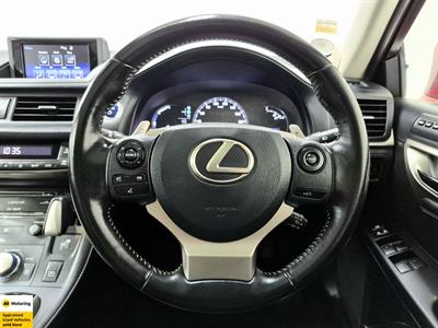 2017 Lexus CT200H - Thumbnail