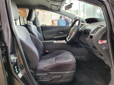 2013 Toyota Prius - Thumbnail