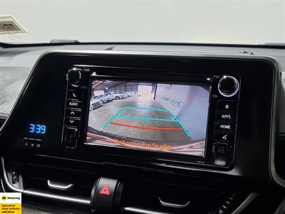 2017 Toyota C-HR - Thumbnail