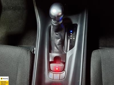 2017 Toyota C-HR - Thumbnail