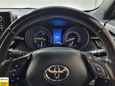 2017 Toyota C-HR - Thumbnail