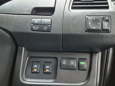 2015 Nissan Serena - Thumbnail