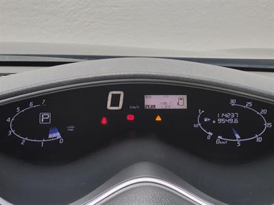 2015 Nissan Serena - Thumbnail